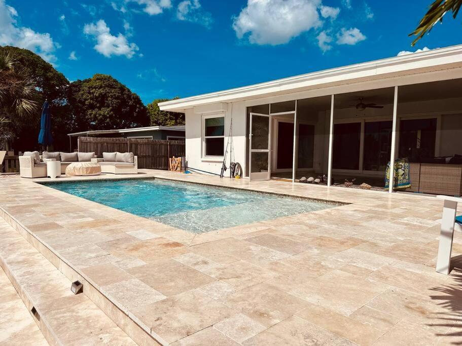 Awesome Waterfront Villa With New Private Pool 클리어워터 비치 외부 사진