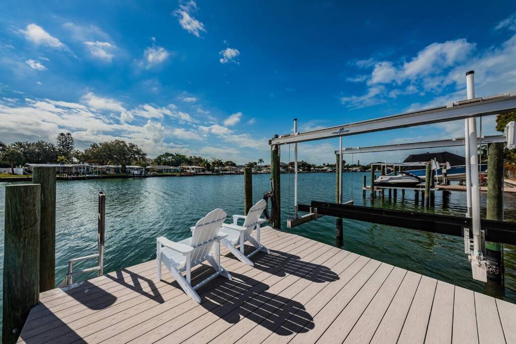 Awesome Waterfront Villa With New Private Pool 클리어워터 비치 외부 사진